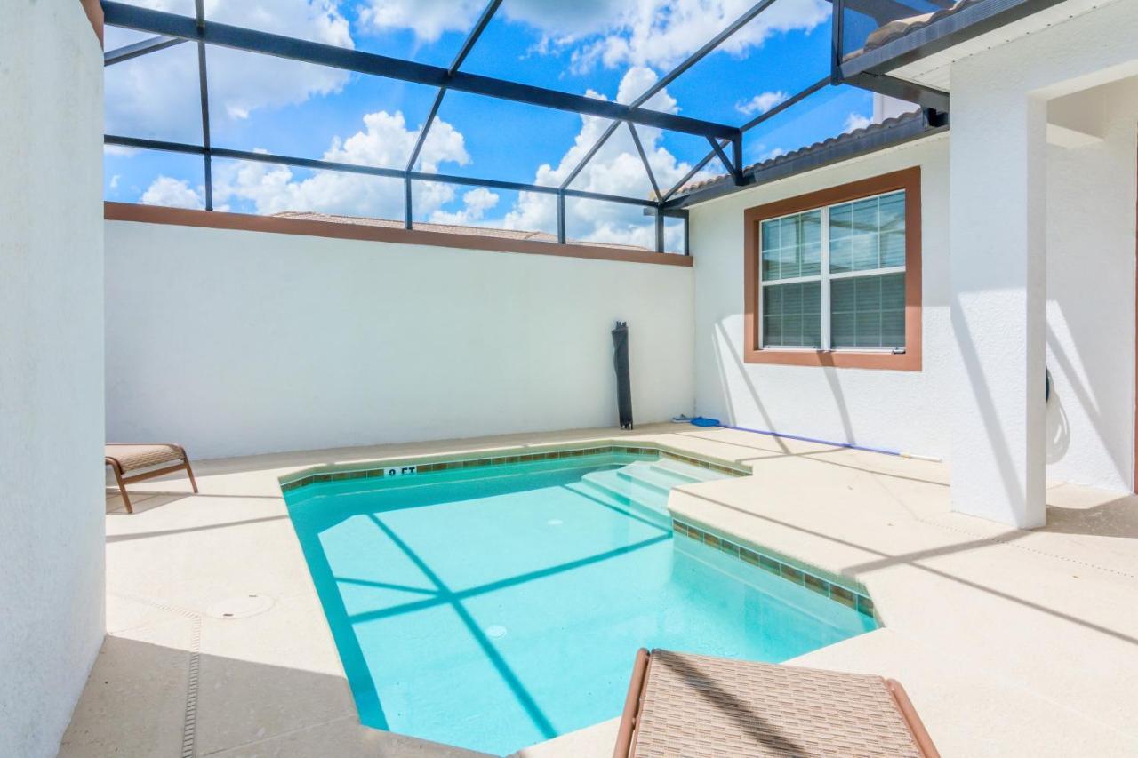Dream Townhome With Private Pool Close To Sl4806 Holiday home