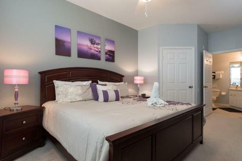 Upscale 3 Bedroom 2 Bath Area Holiday home *