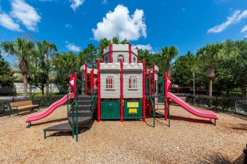 Upscale 3 Bedroom 2 Bath Area * Orlando