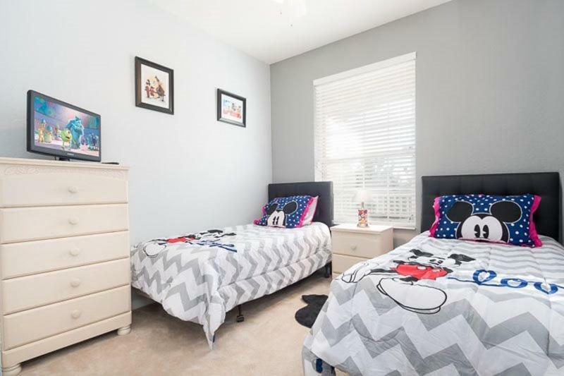 Upscale 3 Bedroom 2 Bath Area * Orlando