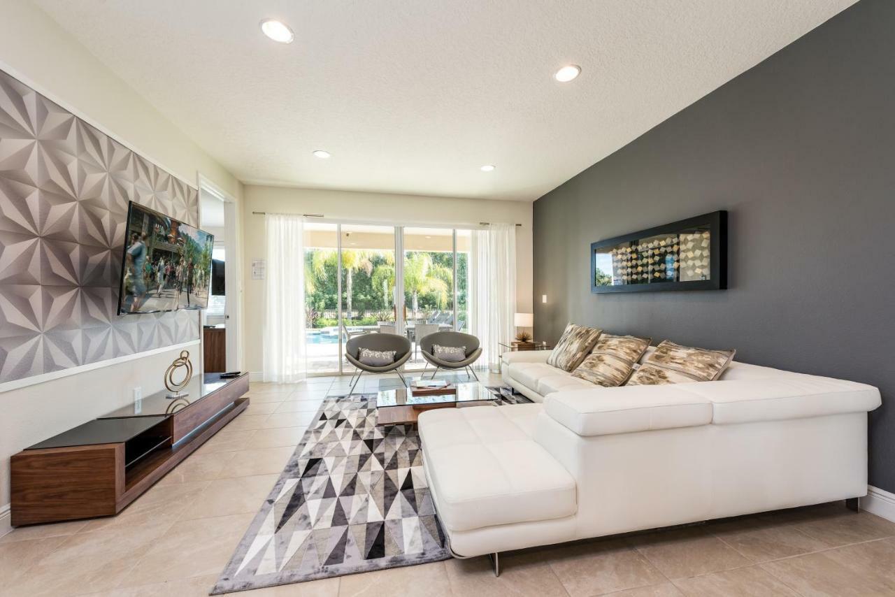 Holiday home Fabulous By Rentyl Near With Private Pool, Game & Amenities - 7469m Orlando