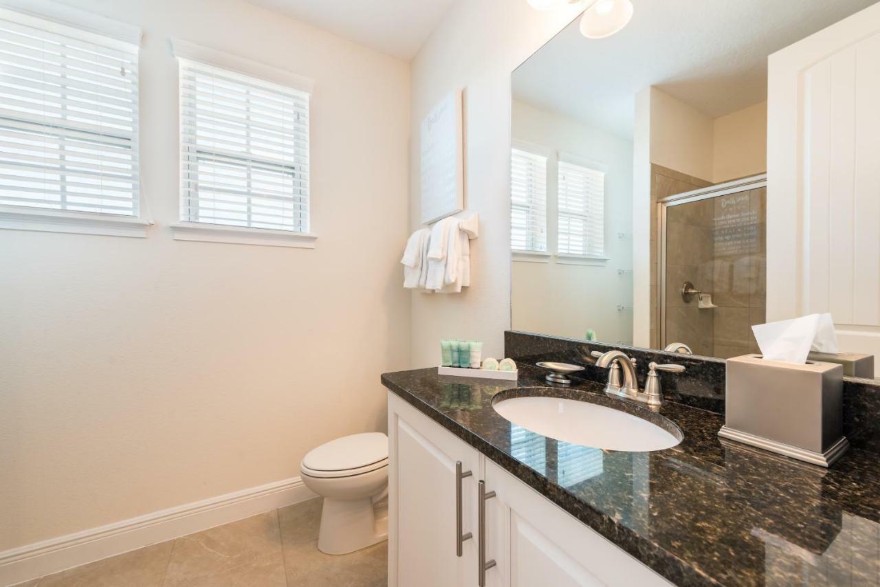 Holiday home Fabulous By Rentyl Near With Private Pool, Game & Amenities - 7469m Orlando