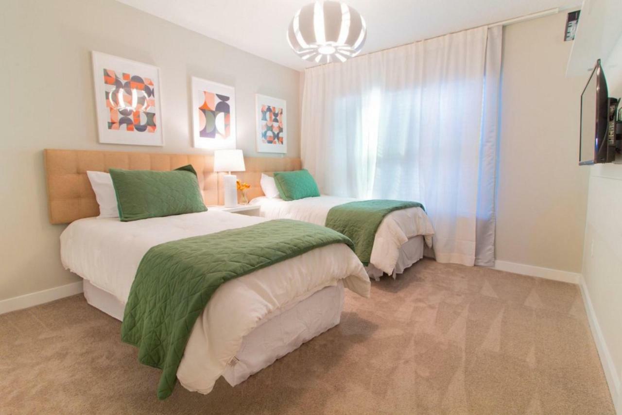 Wonderful Townhomes With Four Bedrooms Close To Orlando