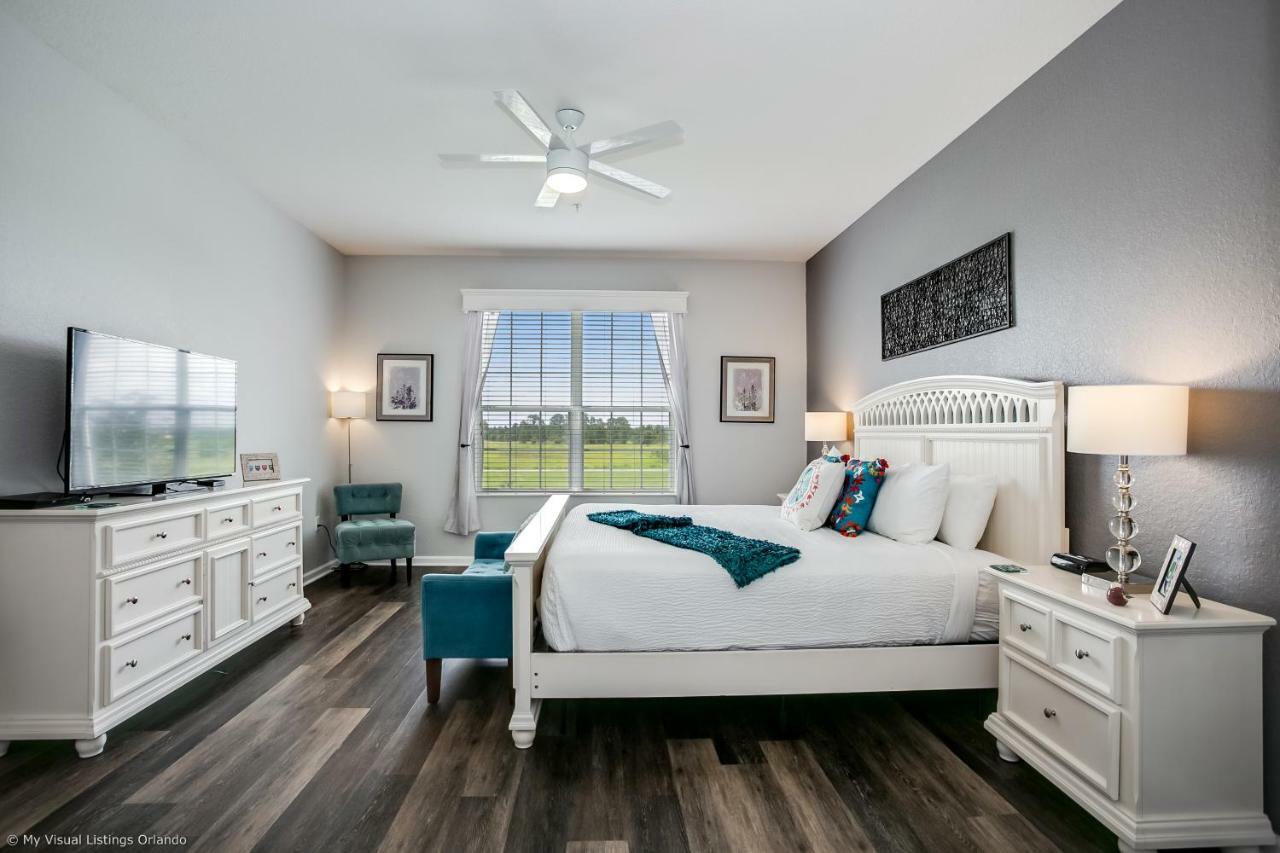 Shoreway Loop Unit 206 *