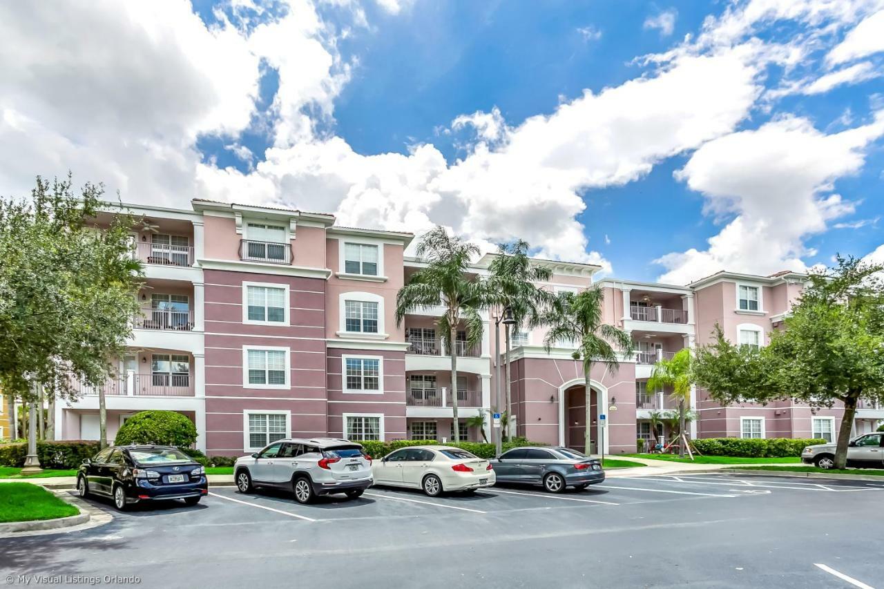 Shoreway Loop Unit 206 *
