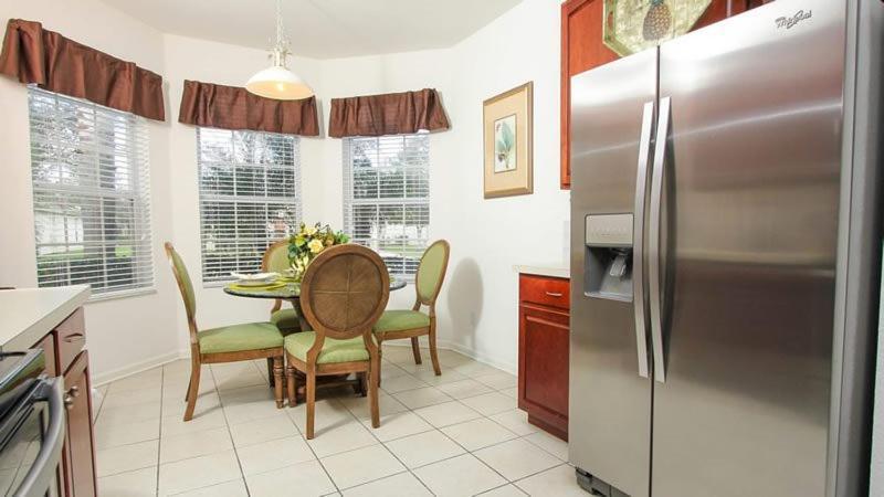 Professionally Decorated 5 Bedroom 5 Bath Pool Home In Windsor Hills *