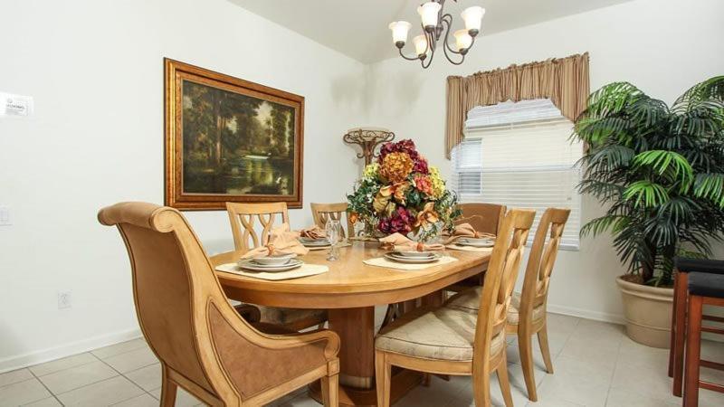 Professionally Decorated 5 Bedroom 5 Bath Pool Home In Windsor Hills Orlando