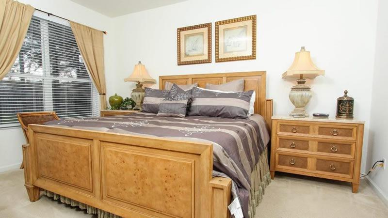 Holiday home Professionally Decorated 5 Bedroom 5 Bath Pool Home In Windsor Hills