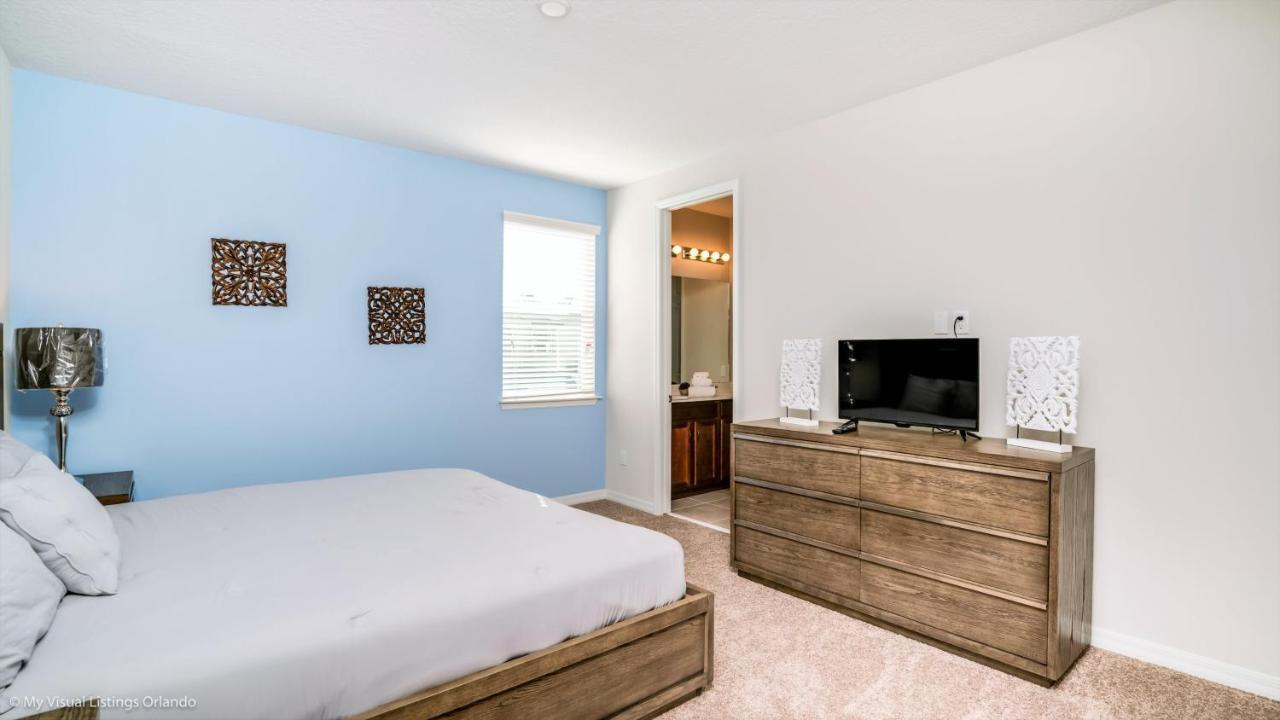 Solara 9 Bedroom 6 Bathroom Villa *