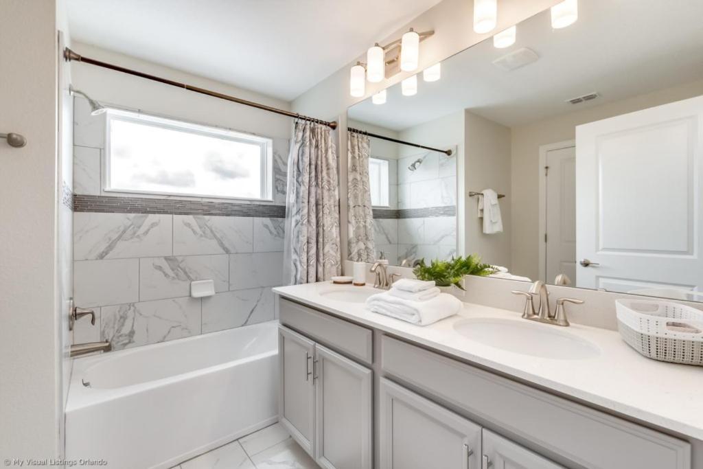 Relaxing 4bed 3ba Champions Gate Pool 790pbe Holiday home *