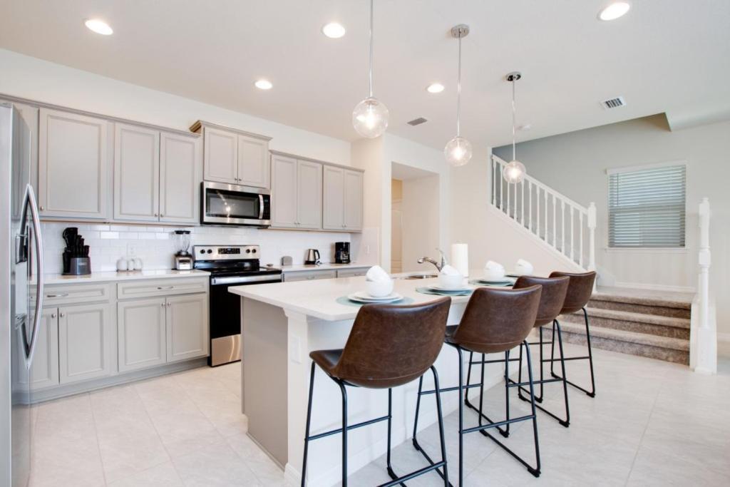 8916sydney Fantastic 5 Bed 4 Bathroom Town * Orlando