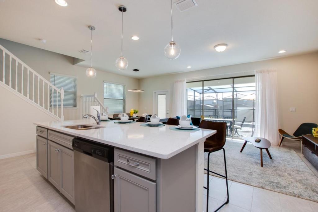 Holiday home 8916sydney Fantastic 5 Bed 4 Bathroom Town