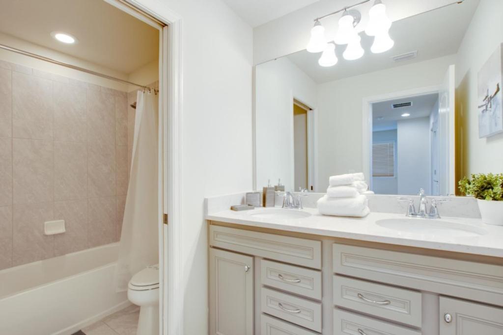 8916sydney Fantastic 5 Bed 4 Bathroom Town *