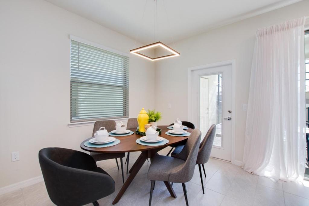 Holiday home 8916sydney Fantastic 5 Bed 4 Bathroom Town Orlando