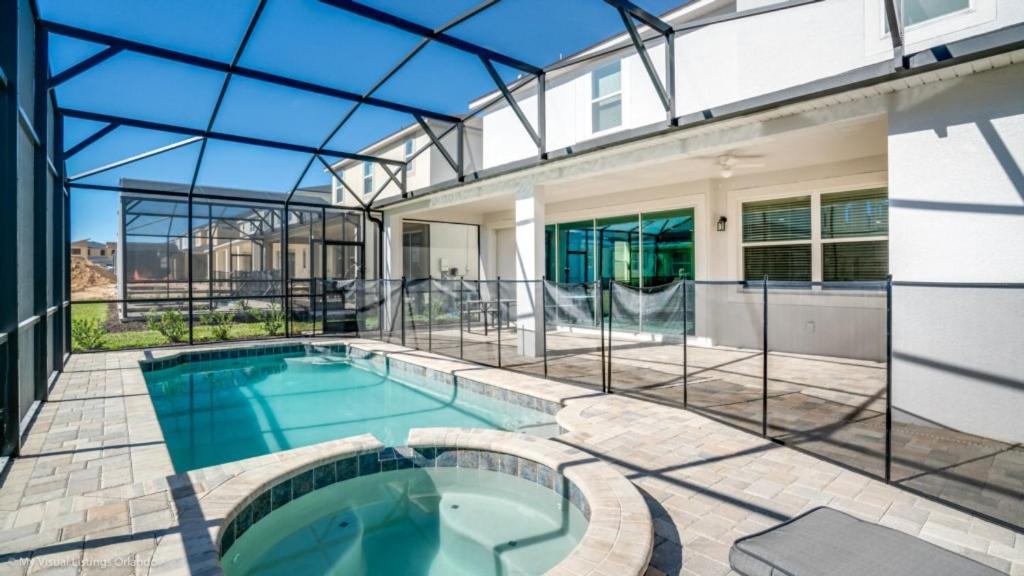Solara 9 Bedroom 6 Bathroom