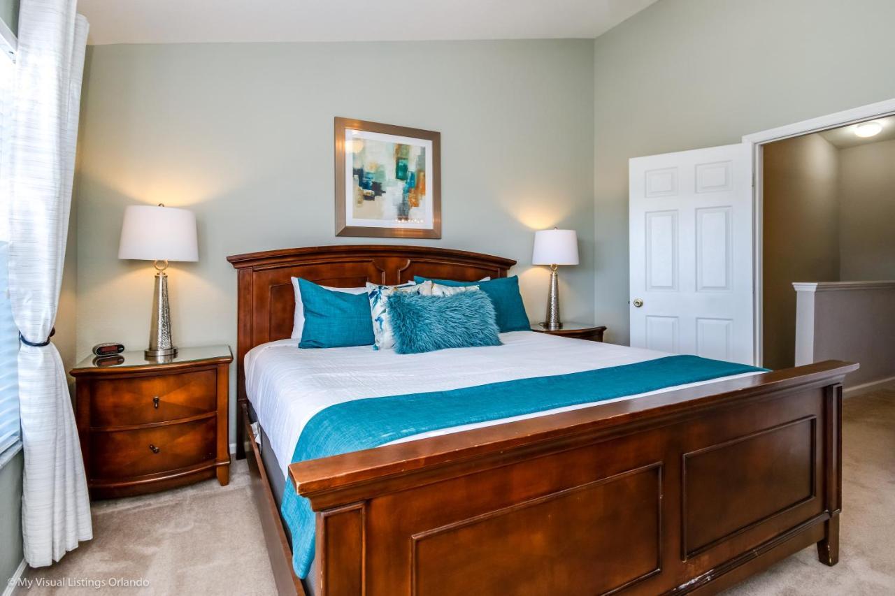 7692 Sir Kaufmann Court *