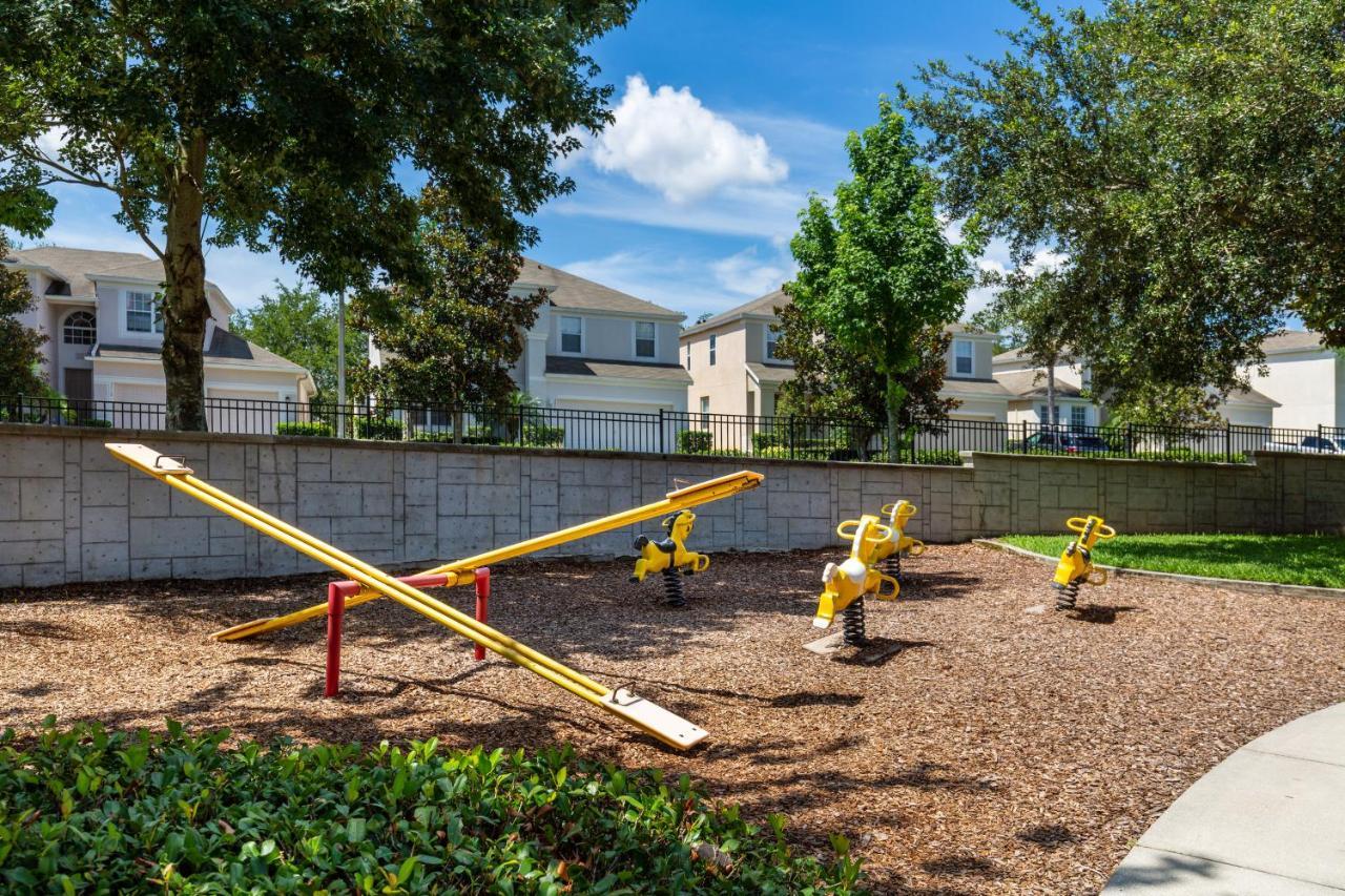 Villa 7692 Sir Kaufmann Court Orlando