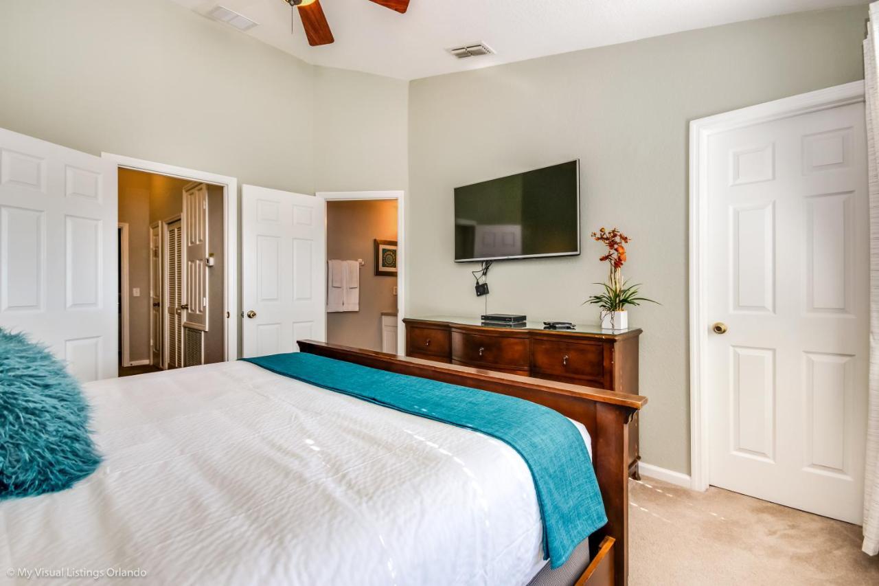 7692 Sir Kaufmann Court * Orlando