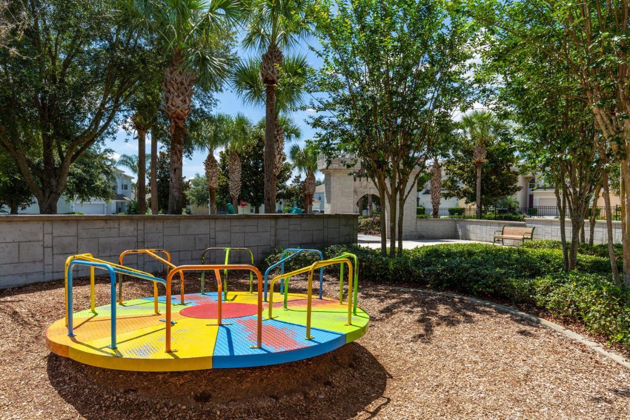 Villa 7692 Sir Kaufmann Court Orlando