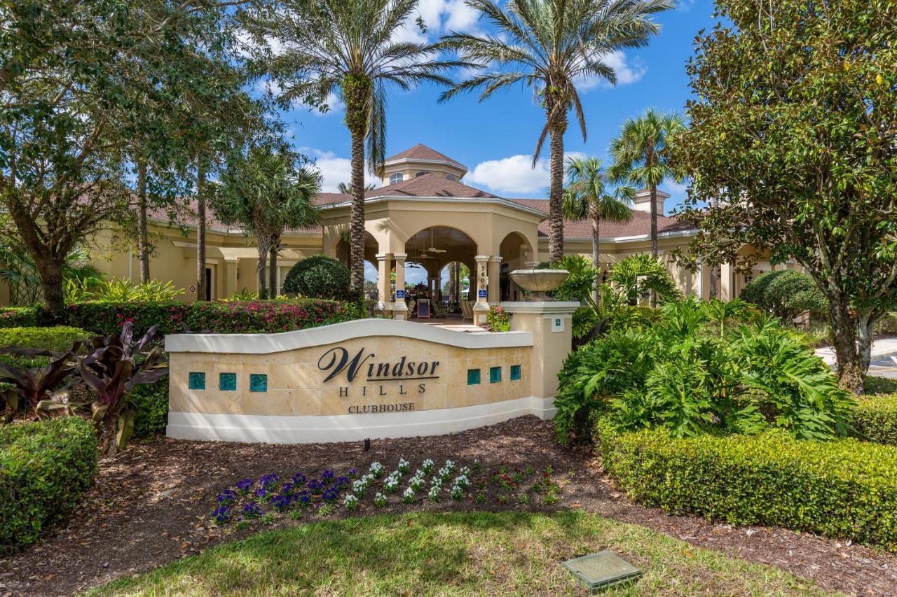 7692 Sir Kaufmann Court Villa