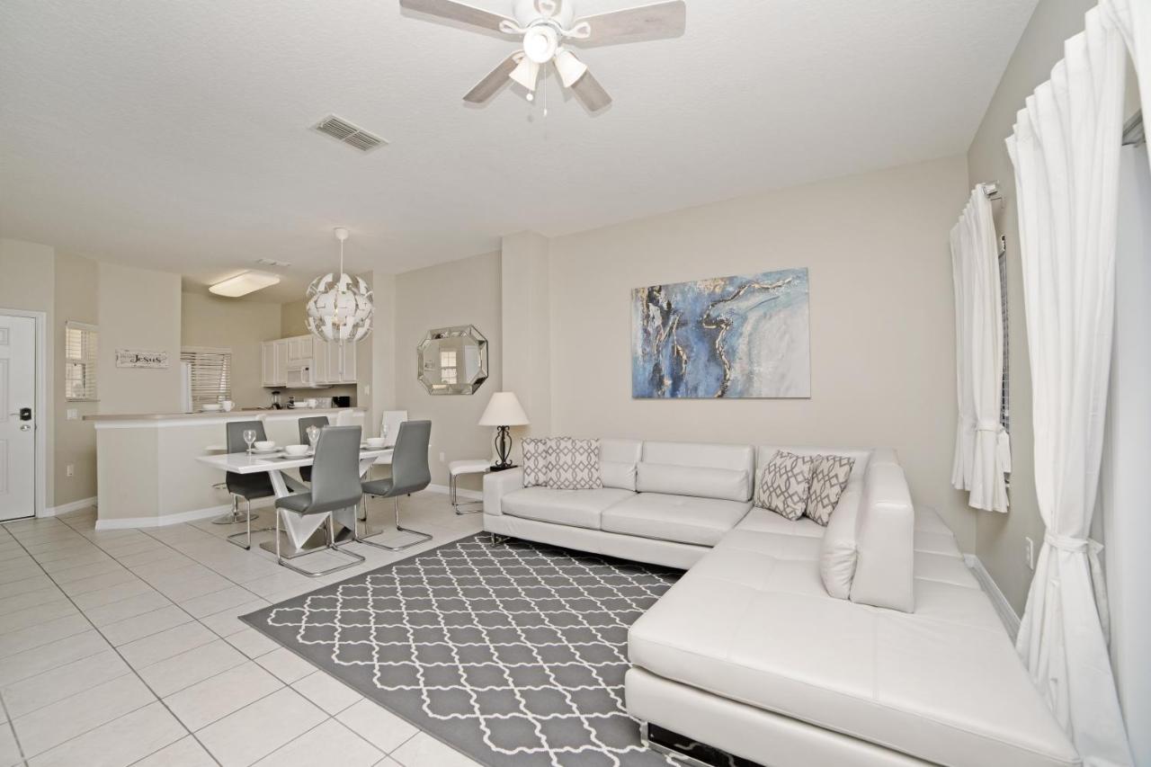 4556 Alberto Circle * Orlando