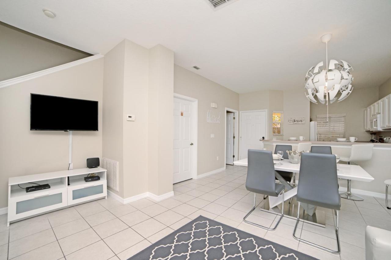 4556 Alberto Circle * Orlando