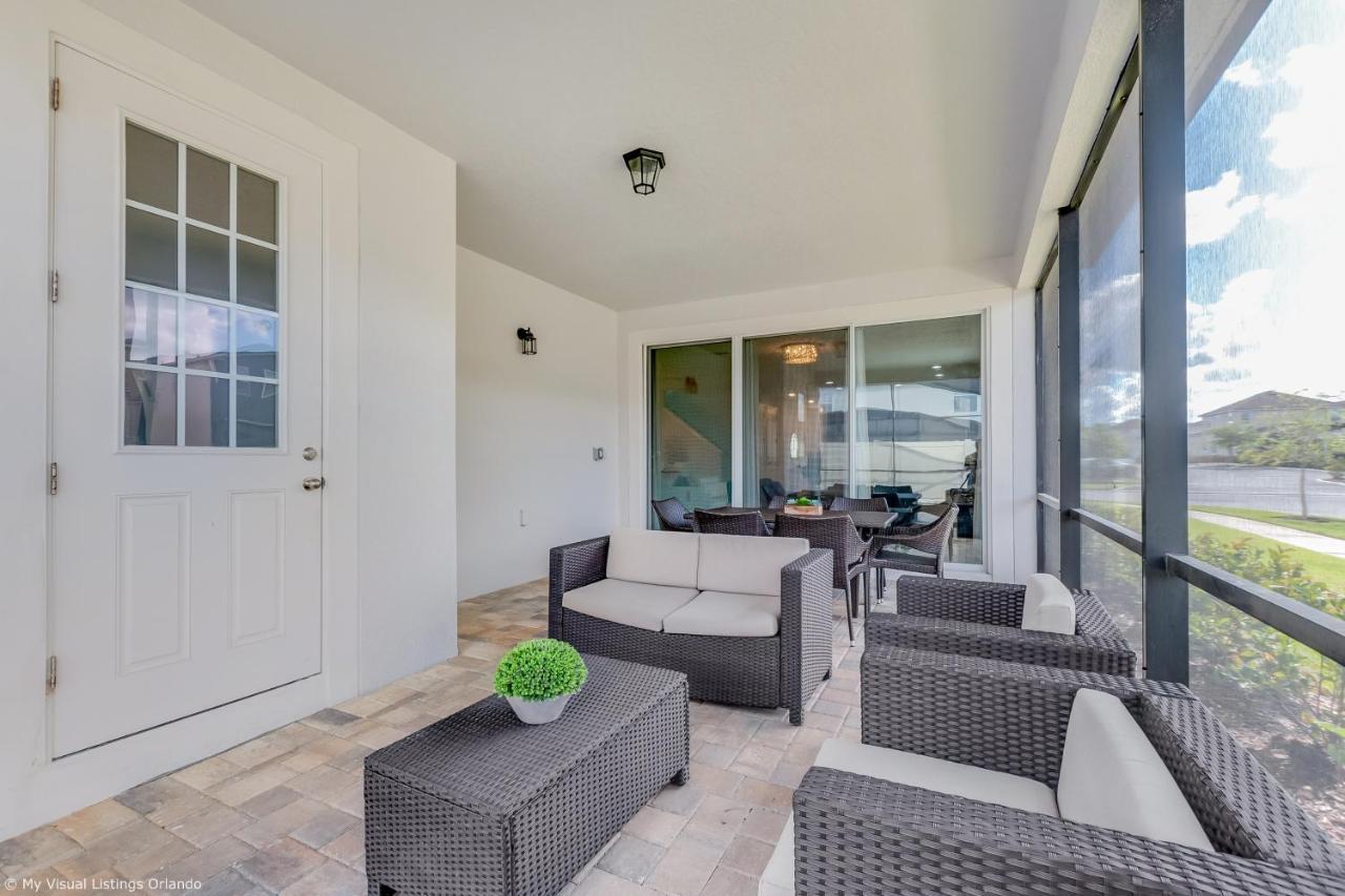 Stunning W Private Poolspa & Game