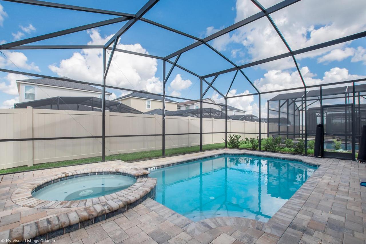Stunning W Private Poolspa & Game
