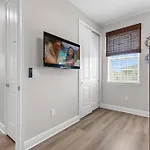 9 Ensuite Bedrooms Pool/Spa/Theater