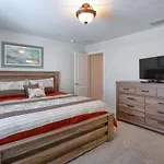 Storey Lake- 4 Bedroom Townhome W/Spashpool-1616St