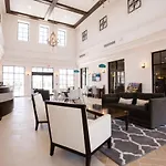 Modern Lakeview Villa Wmovie Room Poolspa
