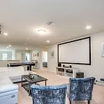 Modern Lakeview Villa Wmovie Room Poolspa