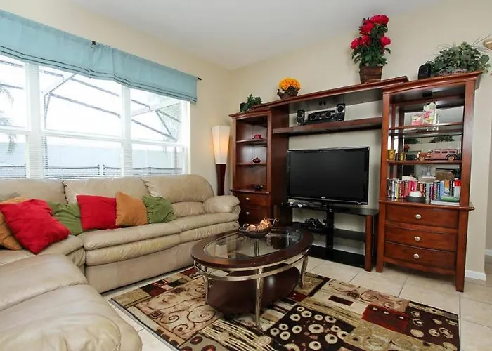 Beautiful 6 Bedroom 4 Bath Pool Home In Gated Resort