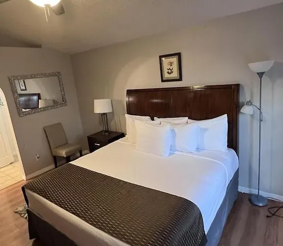 Family Paradise. 3 Bedrooms, 2 Bathrooms.