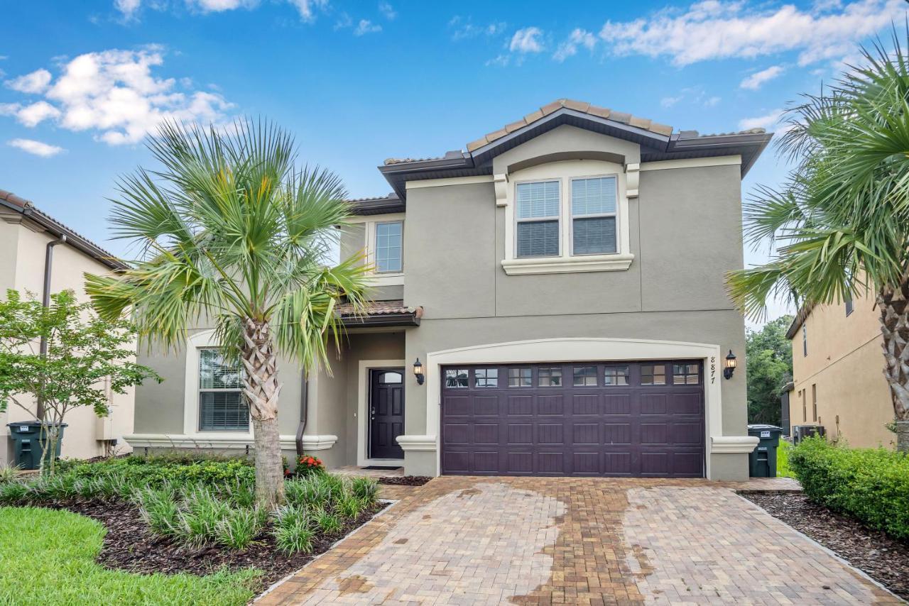 8877 Qin Loop Villa