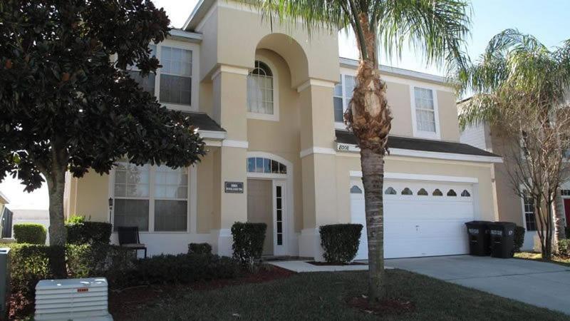 Beautiful 6 Bedroom 4 Bath Pool In Gated Holiday home *