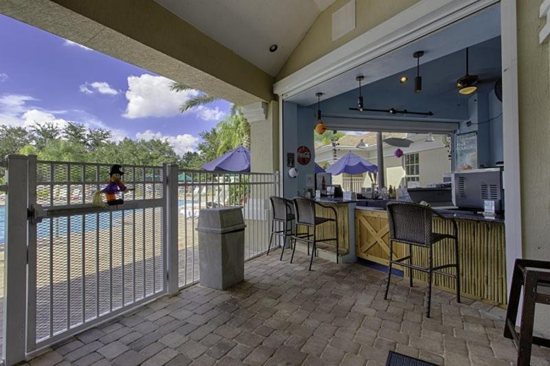 Beautiful 6 Bedroom 4 Bath Pool In Gated Holiday home *