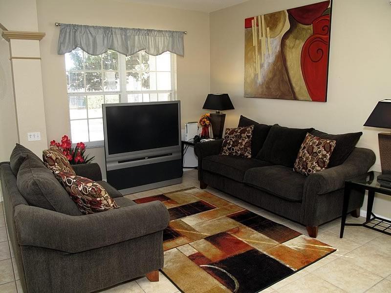 Beautiful 6 Bedroom 4 Bath Pool In Gated Orlando