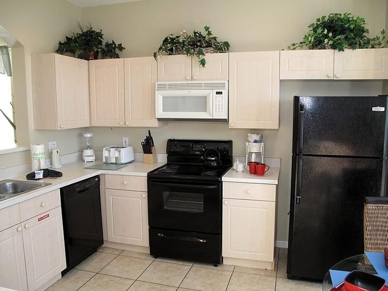 Beautiful 6 Bedroom 4 Bath Pool In Gated Orlando