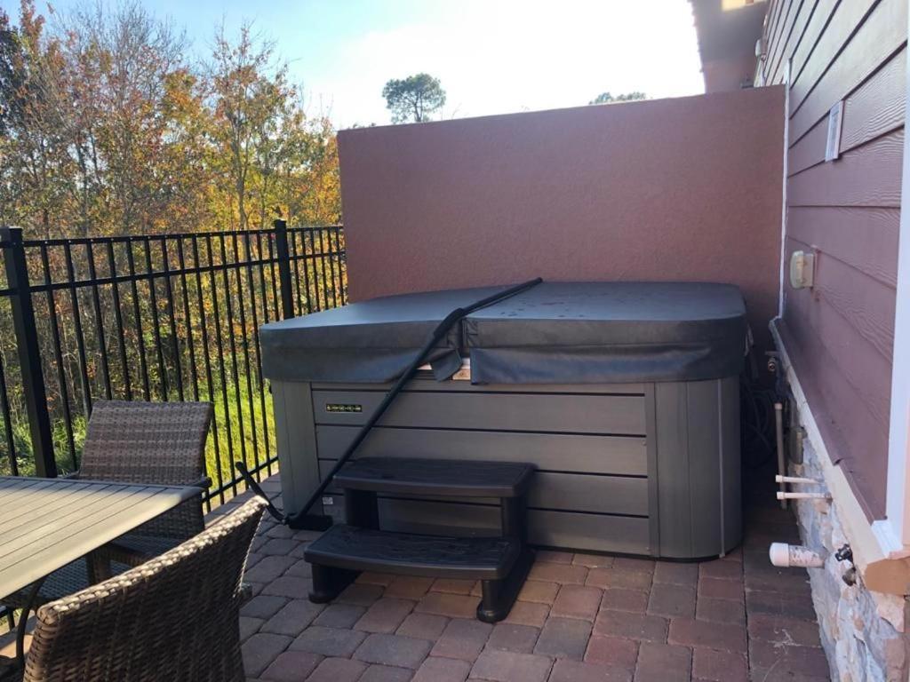 Luxury W/ 4 Plus Private Hot Tub Pousada