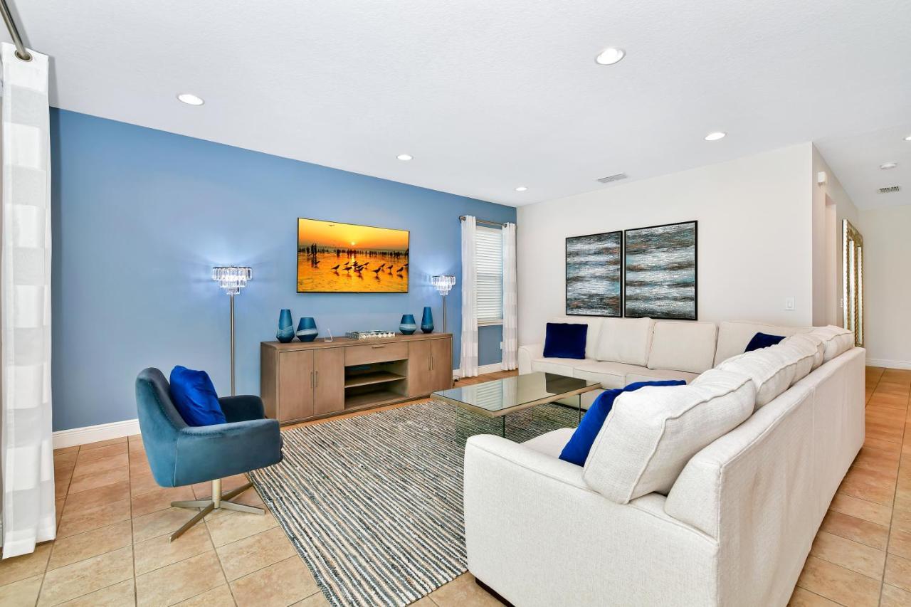 Modern By Rentyl With Private Pool And Jacuzzi Near - 7389m