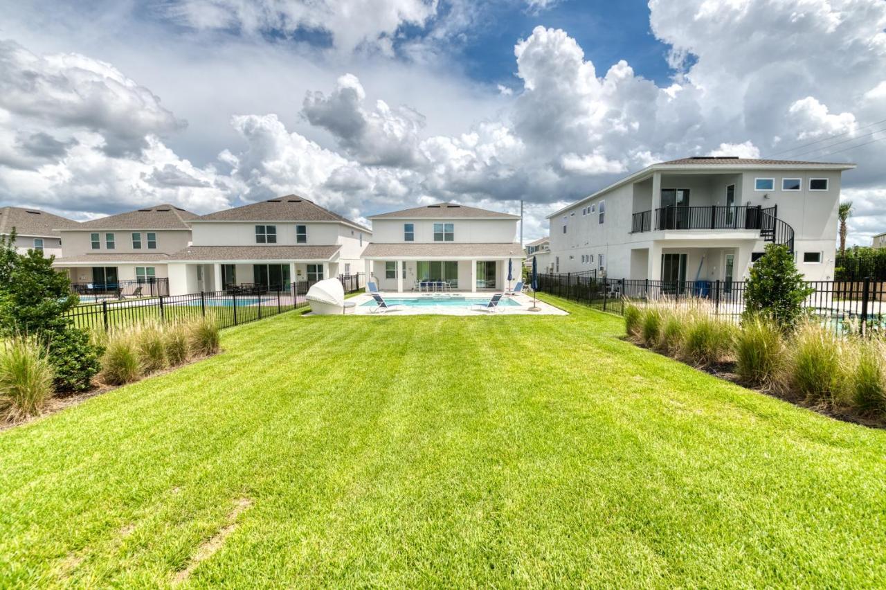 Beautiful By Rentyl Near With Private Pool, Pool Table & Amenities - 7448m Holiday home