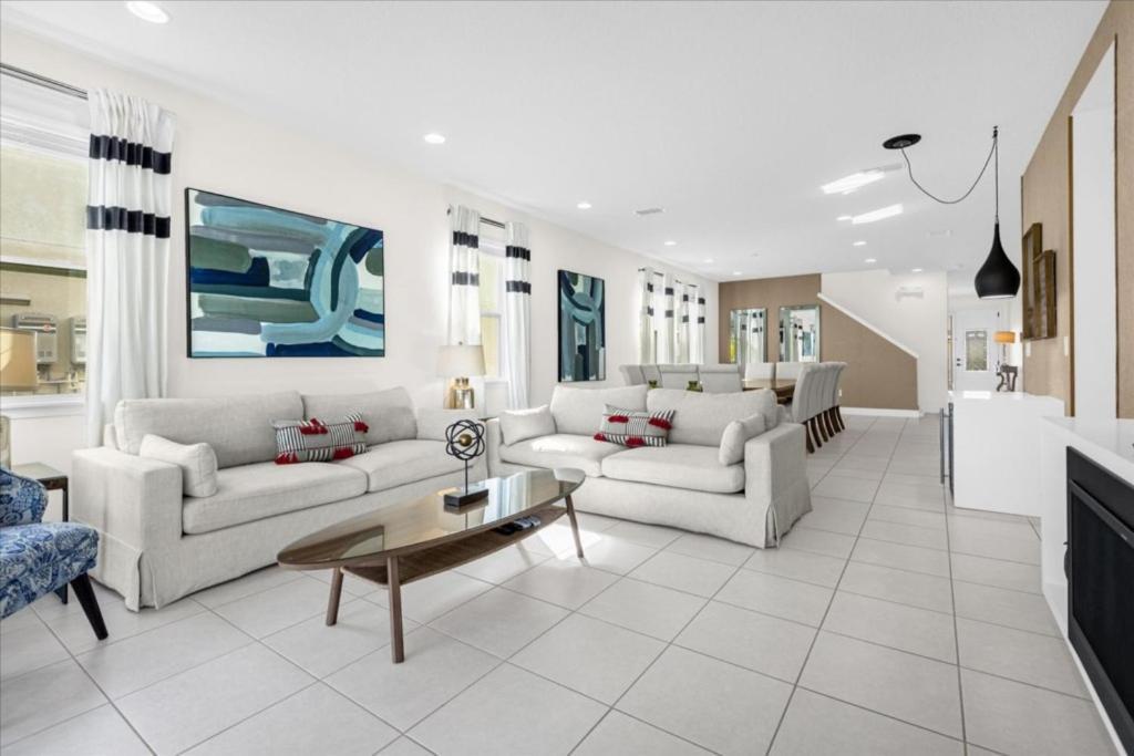 10 Bedroom- 10 Bathroom Encore 7709 Fd *