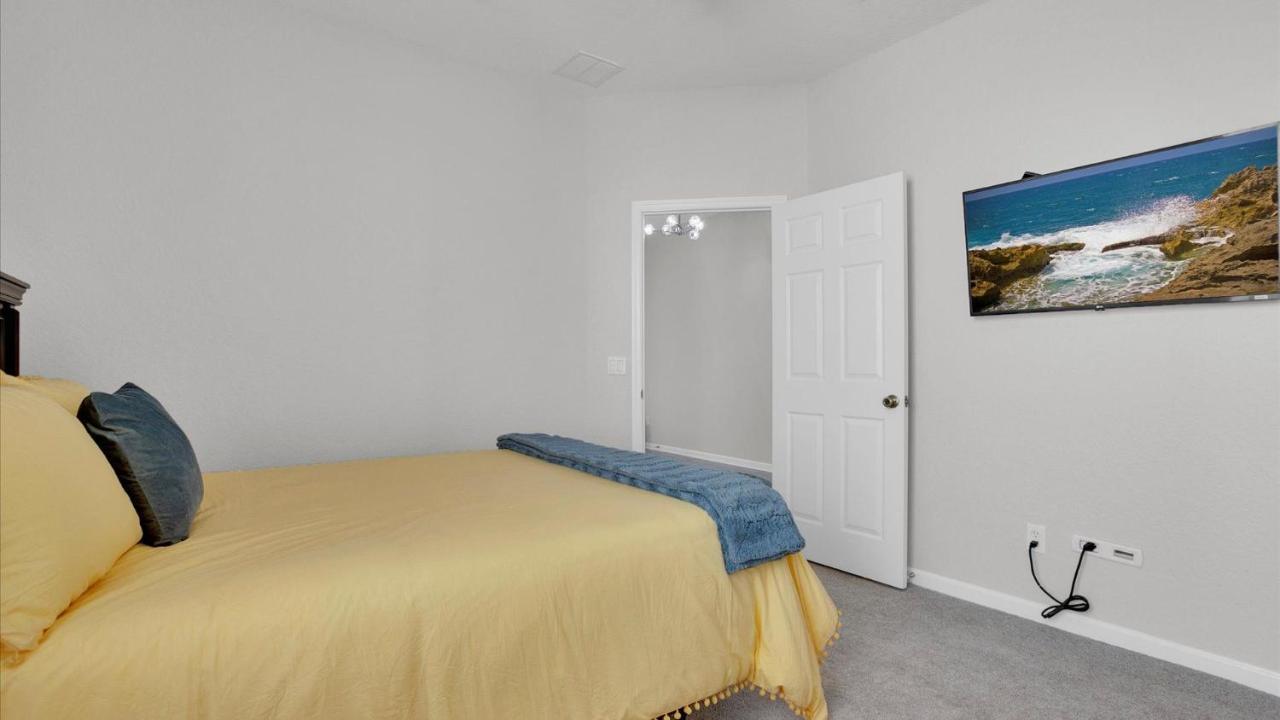 7739 Comrow Holiday home