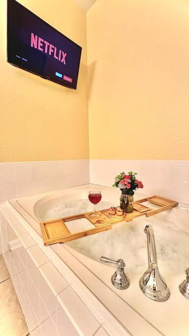 P13# Vista Cay/lakeview/newly Renovated/ Walk Occc Apartamento