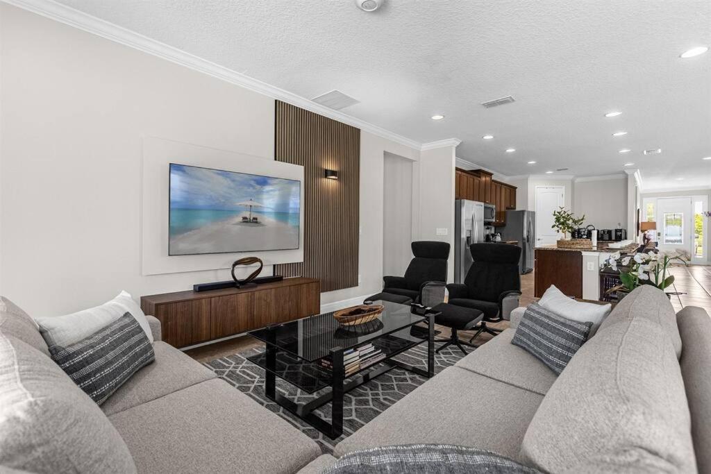 9 Ensuite Bedrooms Pool/spa/theater Orlando