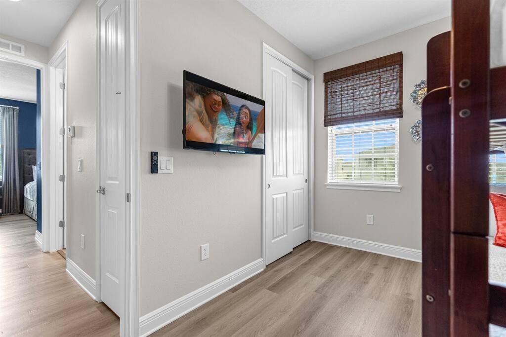 9 Ensuite Bedrooms Pool/spa/theater
