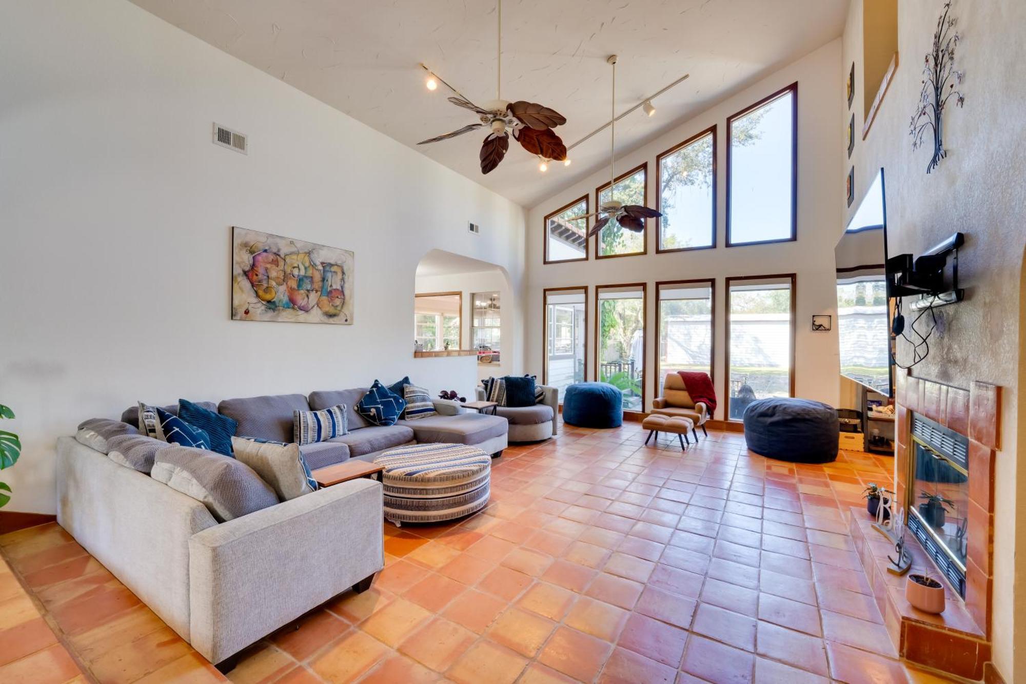 Spacious Apopka Escape With 1-acre Backyard And Gym Orlando