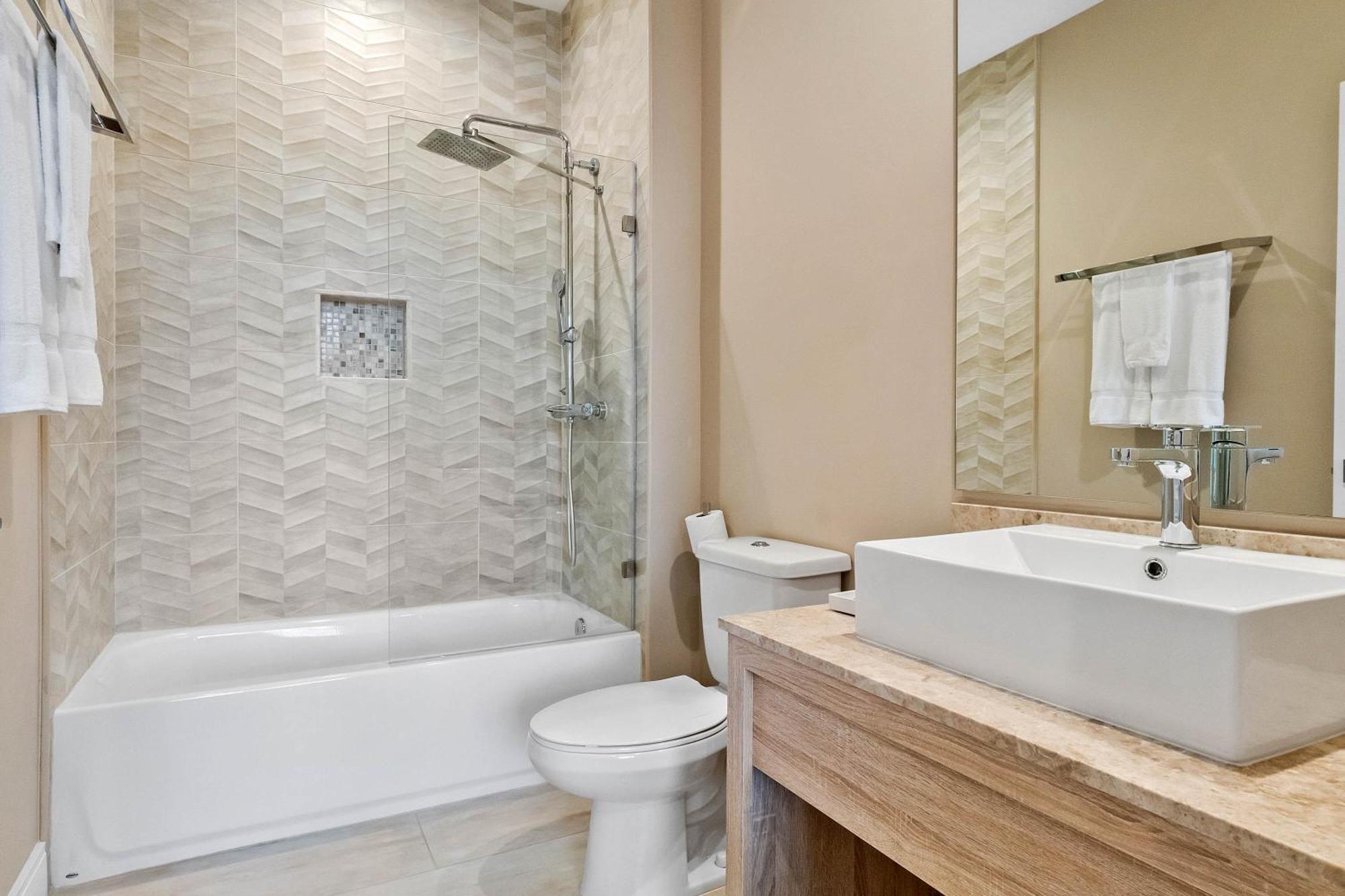 4 Bedroom - 5 Bathroom Magic Village 7575 Bd Holiday home *