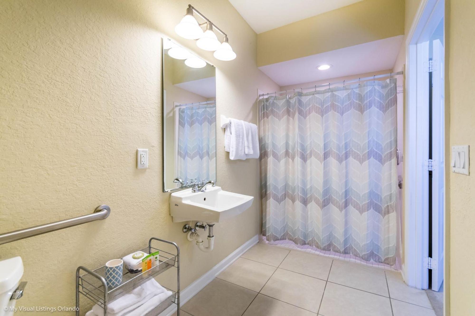 Spacious Vista Cay Townhome Newly Furnished Holiday home Orlando